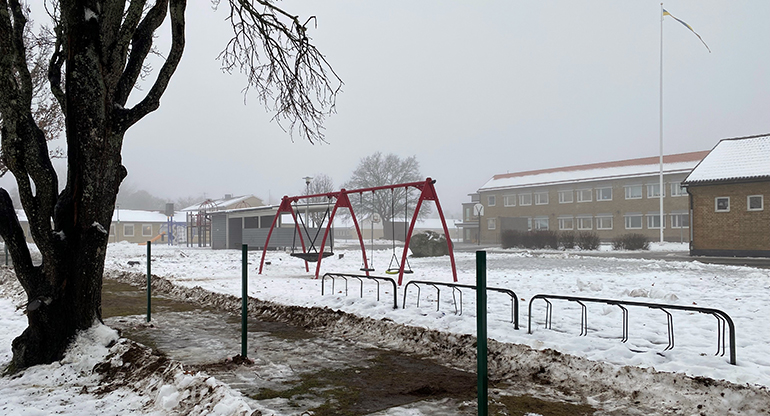 Åsedaskolans skolgård. Foto